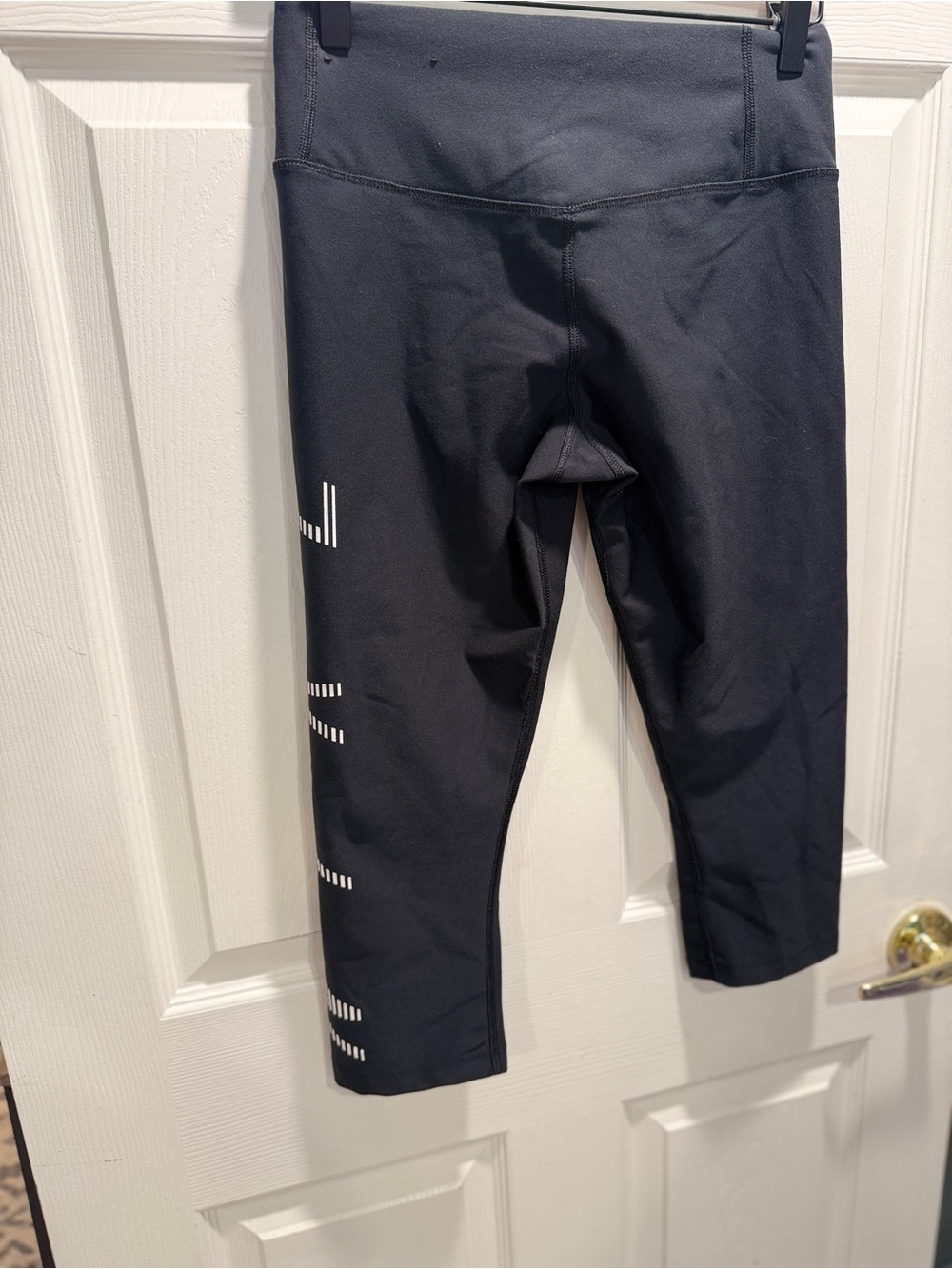 Nike Dri-FIT Cropped Capri Leggings Black Reflective Graphic Size Medium - Picture 7 of 9